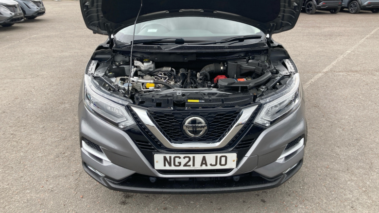 Nissan Qashqai 1.3 DiG-T N-Motion 5dr Petrol Hatchback